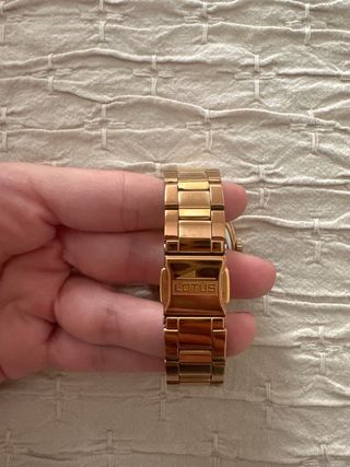 Reloj Lotus Dorado