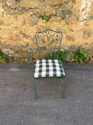 6 Sillas de forja  con Cojines a juego y mesa.