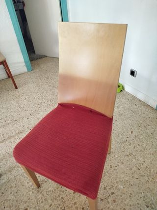 Mesa cristal negro y 4 sillas madera