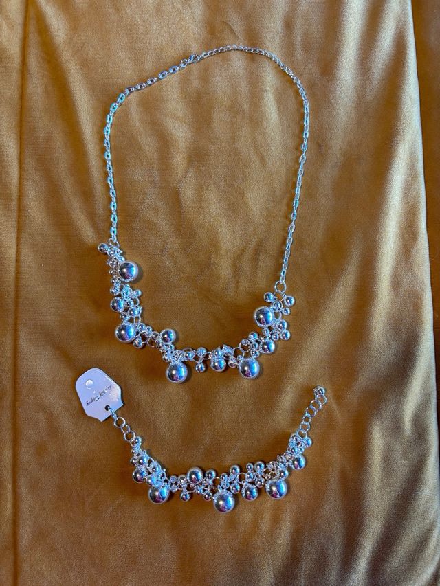 Pulsera de abalorios plateada