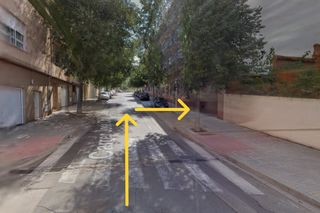 SE ALQUILA PLAZA GARAJE/PARKING PARA COCHE GRANDE