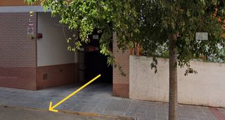 SE ALQUILA PLAZA GARAJE/PARKING PARA COCHE GRANDE