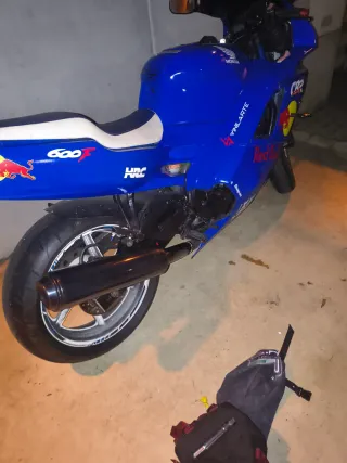 Honda CBR 600 F2 Azul