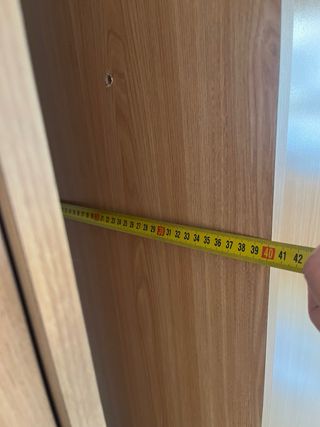 2 Armarios de madera con puertas y cajones