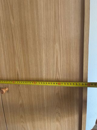 2 Armarios de madera con puertas y cajones