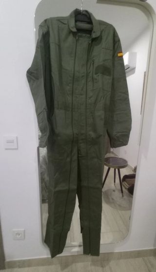 Mono militar verde oliva