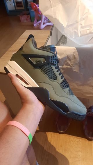 Air Jordan 4 Undefeated 