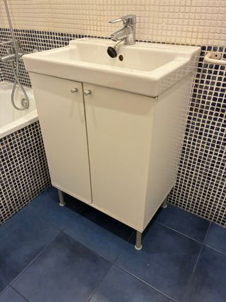 Mueble de baño blanco