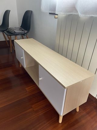Mesa TV moderna en madera y blanco
