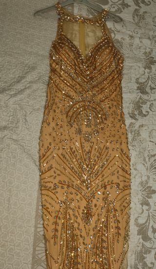 Vestido de boda gitana dorado de pedreria, 