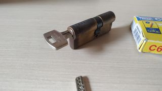 Bombin-cilindro seguridad + 2 llaves