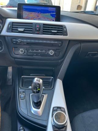 BMW  318D año 2015