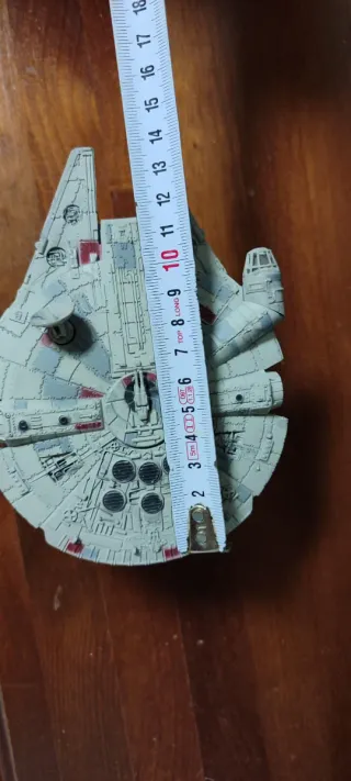 Figura Halcón Milenario Star Wars