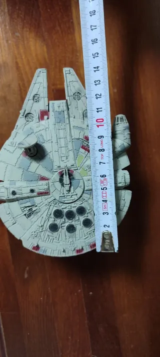 Figura Halcón Milenario Star Wars