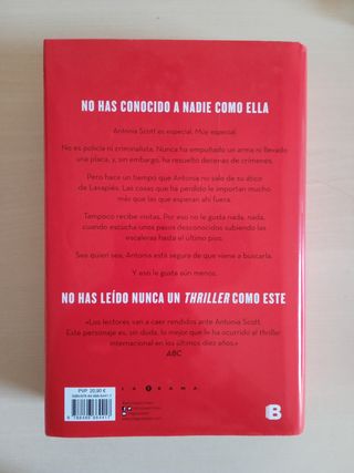 -Loba Negra. -Reina Roja.