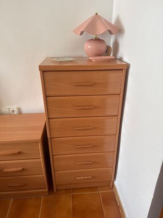 Cama doble con mesitas y cajonera