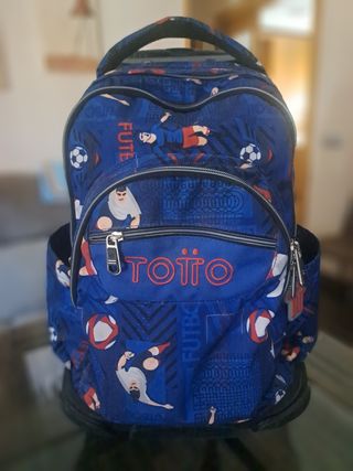 Mochila Totto con Ruedas y Diseño Fútbol