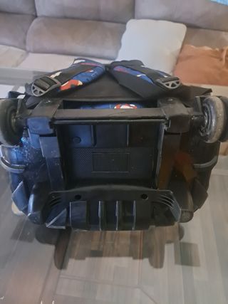 Mochila Totto con Ruedas y Diseño Fútbol