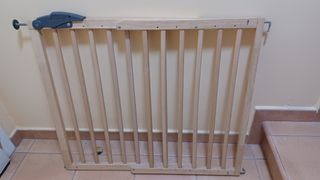 Barrera de seguridad de madera para escaleras