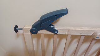 Barrera de seguridad de madera para escaleras