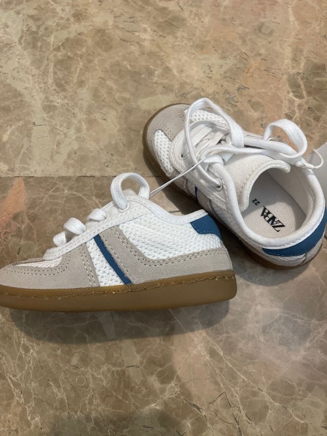 Zapatillas bebé Zara Talla 22
sin estrenar