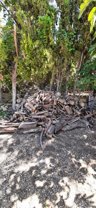 Leña para chimenea o barbacoa