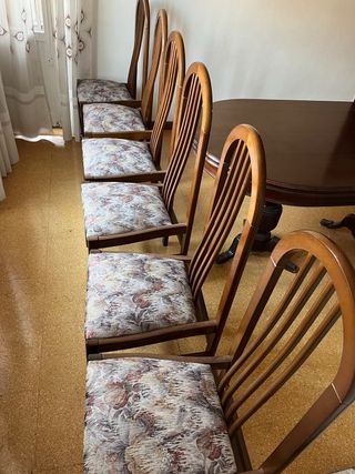 Mesa de comedor ovalada con 6 sillas