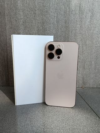 iPhone 16 pro Max 256gb +Cargador