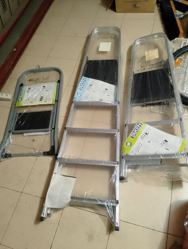 Escalera de aluminio plegable