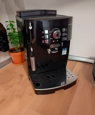 Cafetera Automática Magnífica DeLonghi