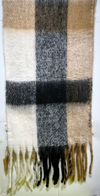 Bufanda NUEVA Muy Mucho