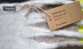 Bufanda NUEVA Muy Mucho