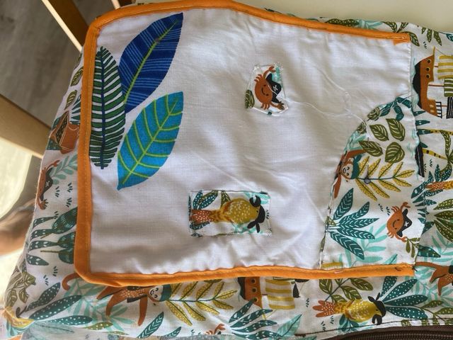 Bata maestra infantil jungla. dibujos de piratas