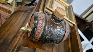 Barril decorativo con grifo y tapón