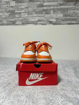 Zapatillas Nike Naranja y Blanco