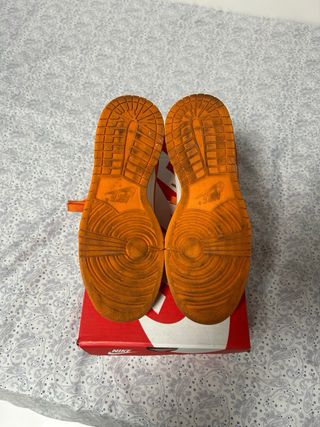 Zapatillas Nike Naranja y Blanco