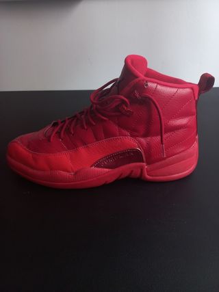 Jordan Retro 12 Triple Red