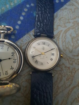 Reloj de bolsillo y pulsera plateado y azul