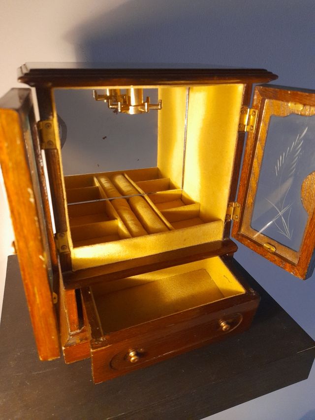 Caja Musical Vintage Madera