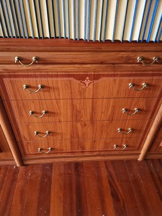 Mueble de salón con espejo