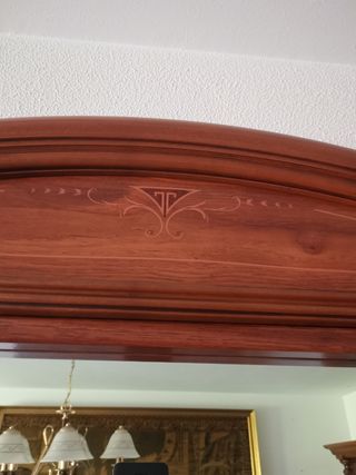 Mueble de salón con espejo