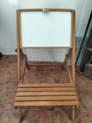 Pupitre de madera azul