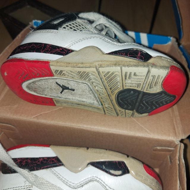 Zapatillas jorfan y adidas niño Talla 22 y 23.5