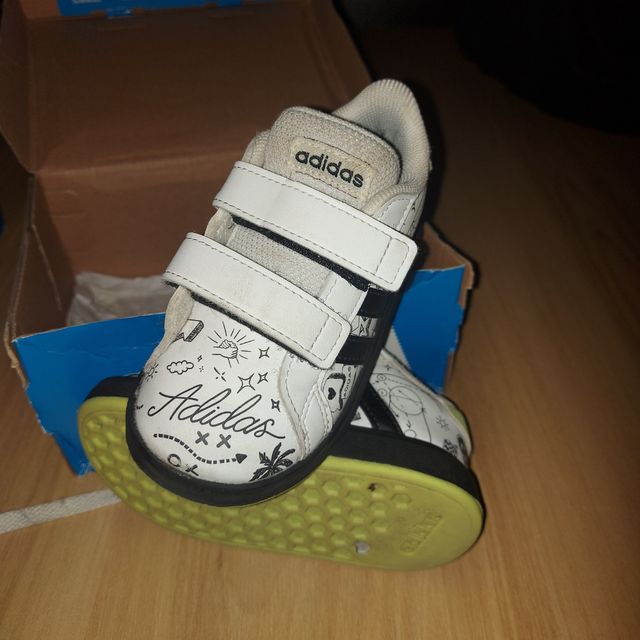 Zapatillas jorfan y adidas niño Talla 22 y 23.5