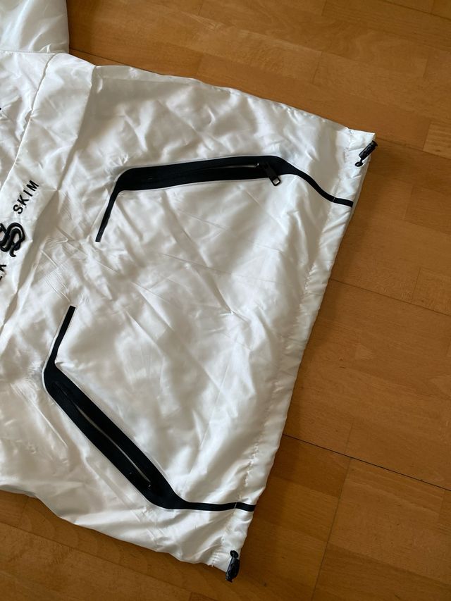 Chaqueta SILK SKIM blanca con capucha