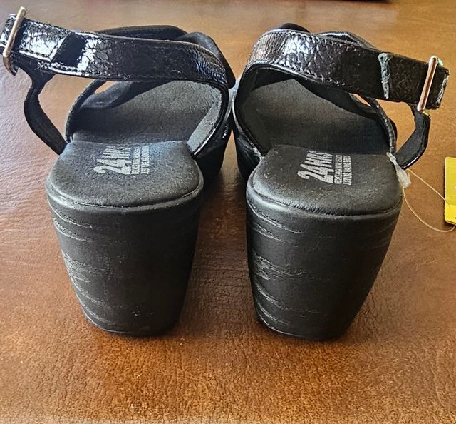 Sandalias 24HRS Negras y Plateadas. Número 36