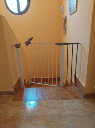 Barrera Escalera Bebé/Mascotas Lindam