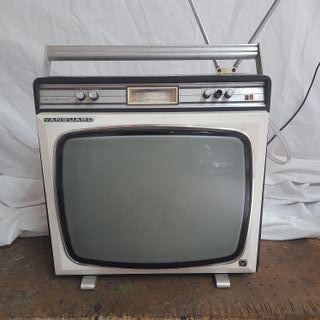 Televisor Portátil Vanguard Blanco y Plata