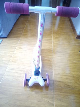Patinete 3 Ruedas Rosa Hello Kitty