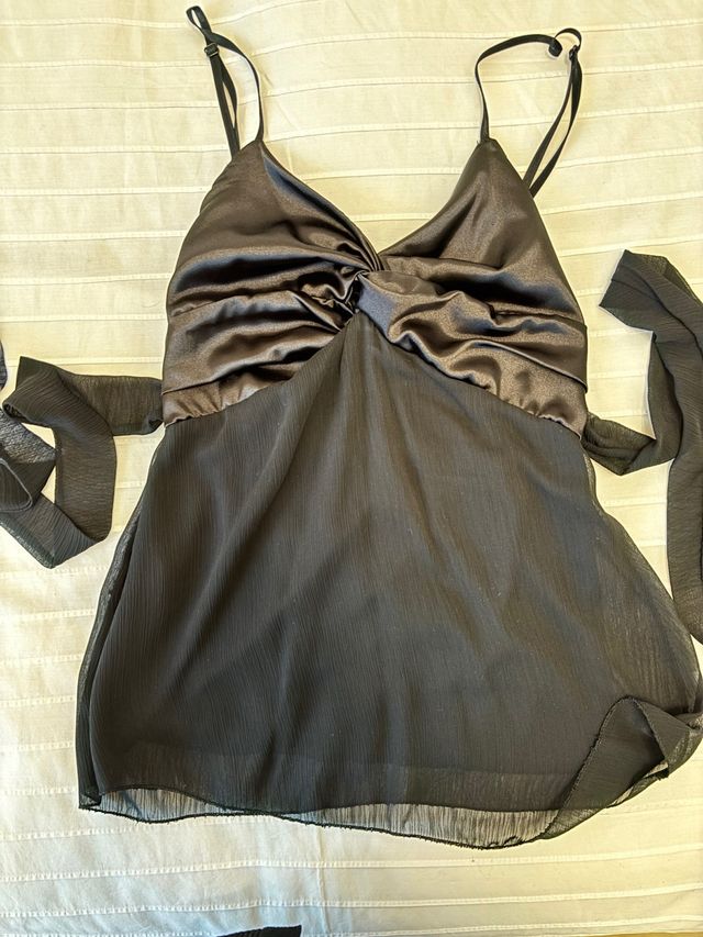 Top nero elegante taglia S